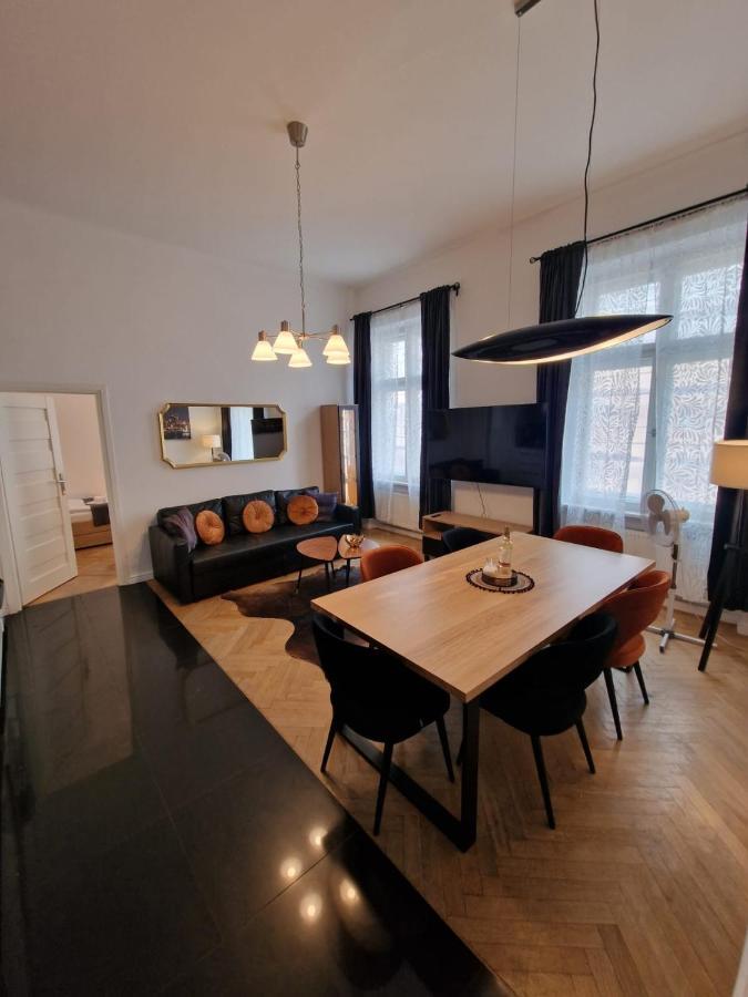 Golden Pearl - Main Square, 100 Sqm, 4 Rooms Krakau Buitenkant foto