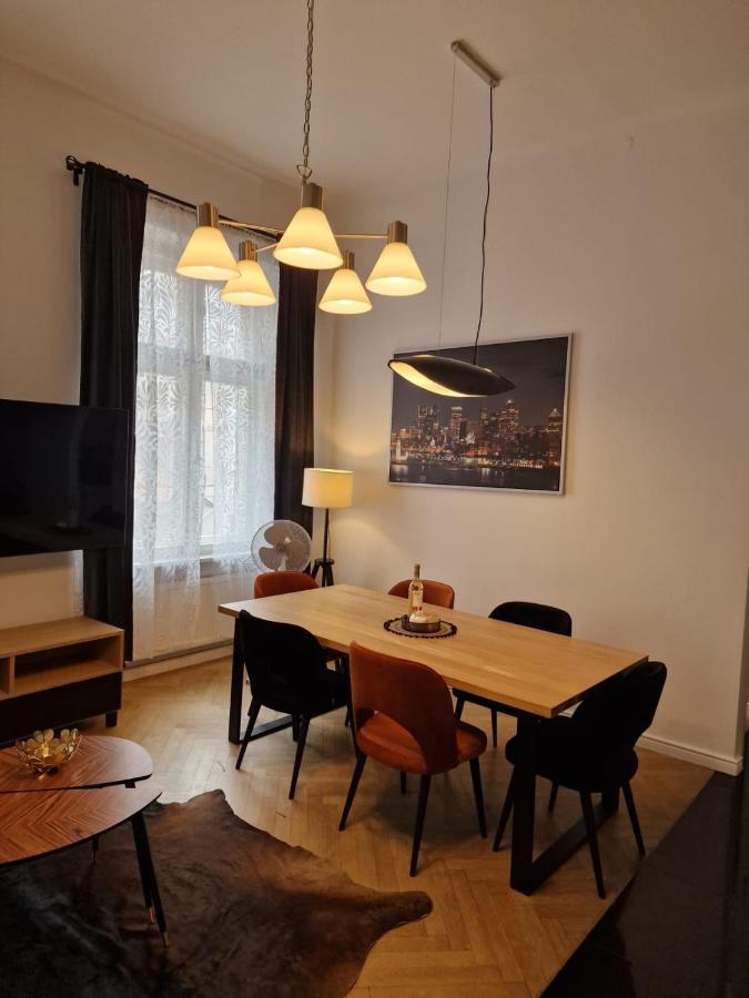 Golden Pearl - Main Square, 100 Sqm, 4 Rooms Krakau Buitenkant foto
