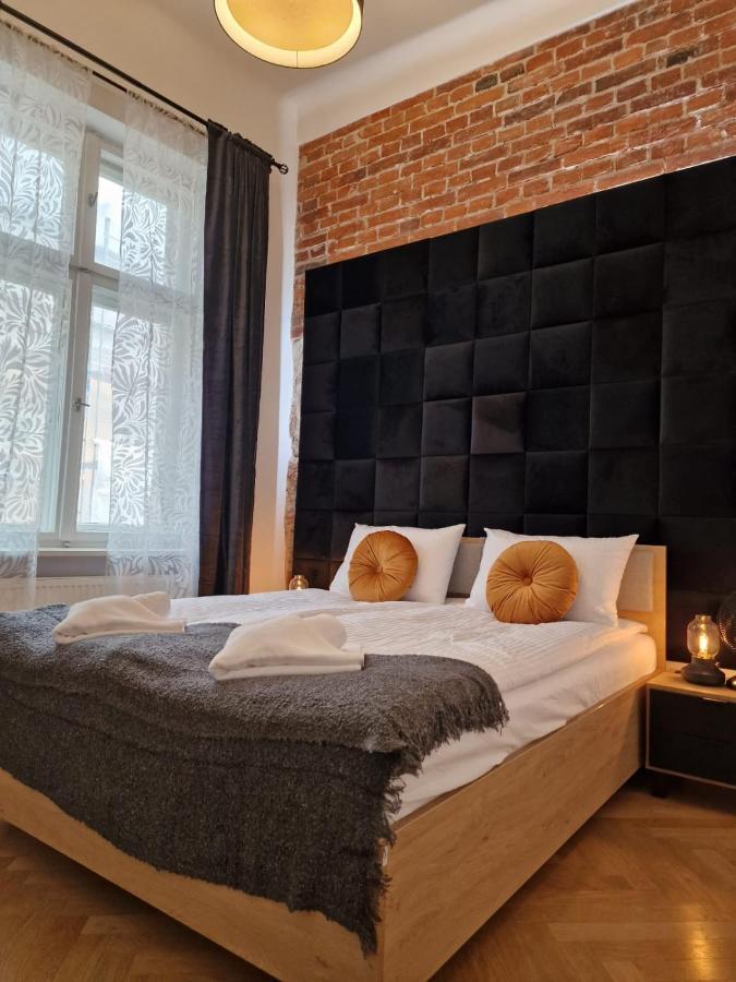 Golden Pearl - Main Square, 100 Sqm, 4 Rooms Krakau Buitenkant foto