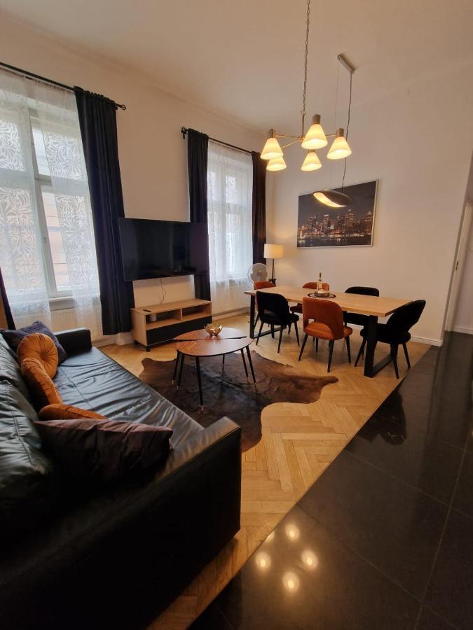 Golden Pearl - Main Square, 100 Sqm, 4 Rooms Krakau Buitenkant foto