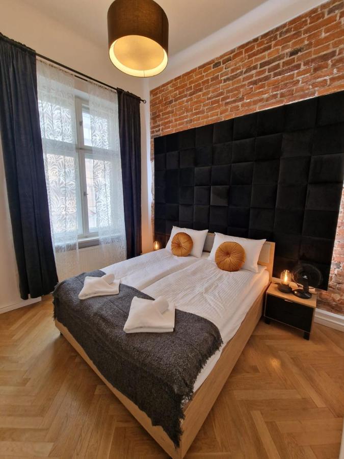 Golden Pearl - Main Square, 100 Sqm, 4 Rooms Krakau Buitenkant foto