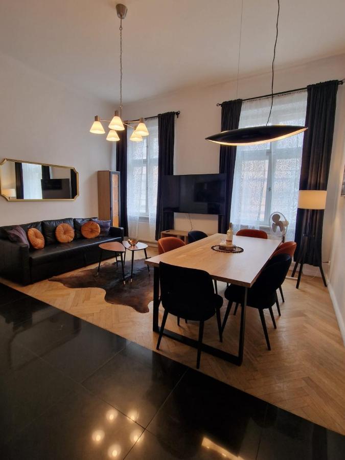 Golden Pearl - Main Square, 100 Sqm, 4 Rooms Krakau Buitenkant foto
