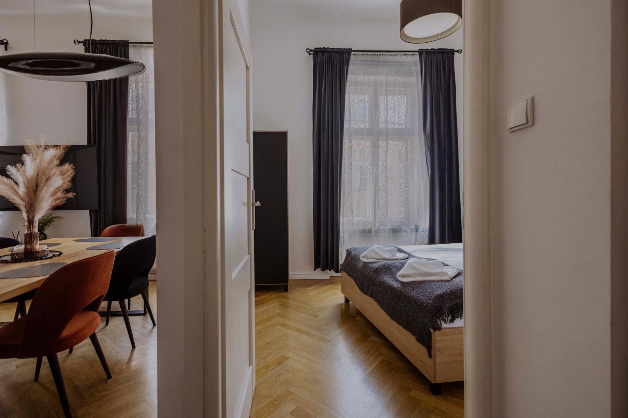 Golden Pearl - Main Square, 100 Sqm, 4 Rooms Krakau Buitenkant foto