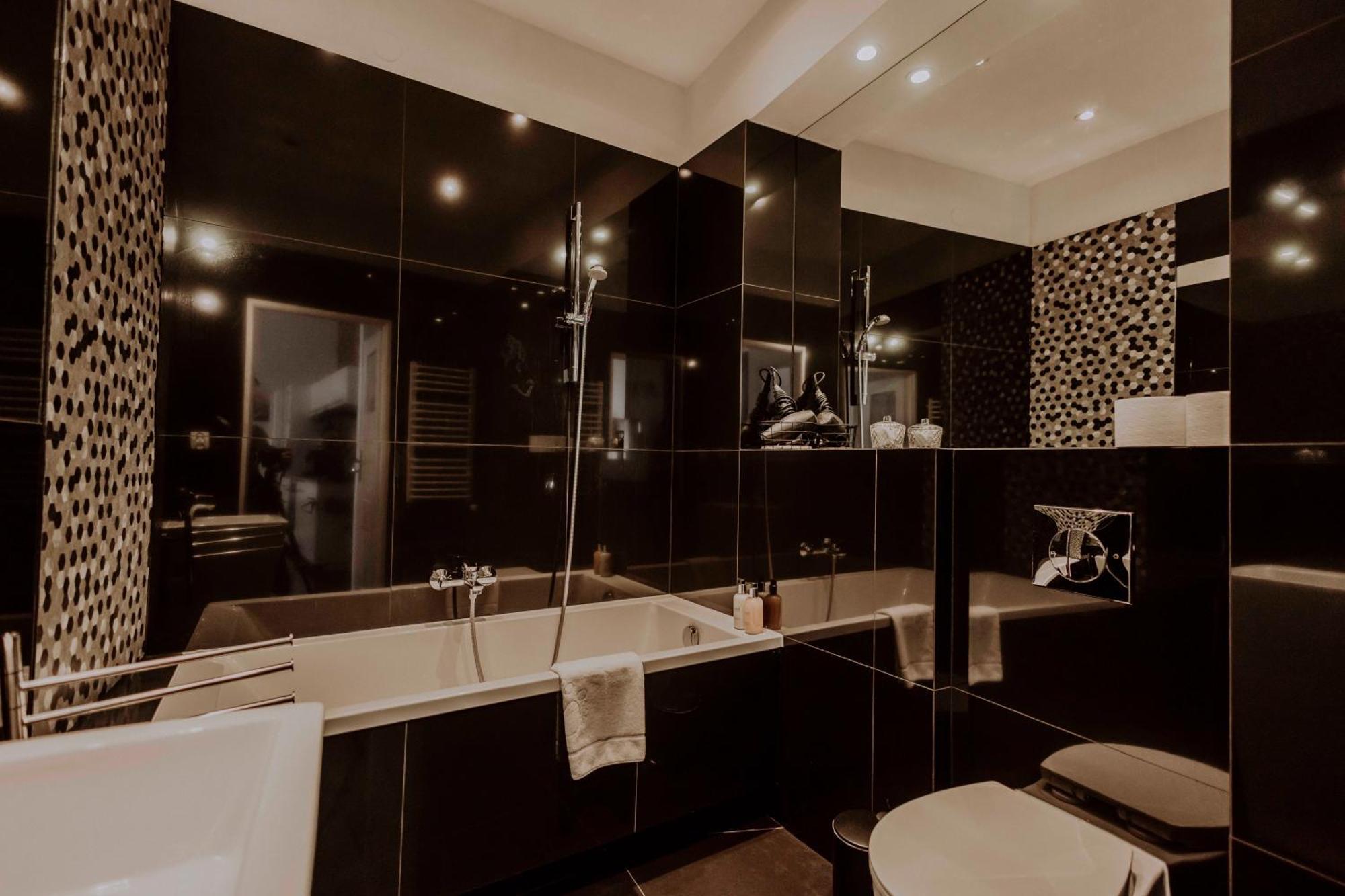 Golden Pearl - Main Square, 100 Sqm, 4 Rooms Krakau Buitenkant foto