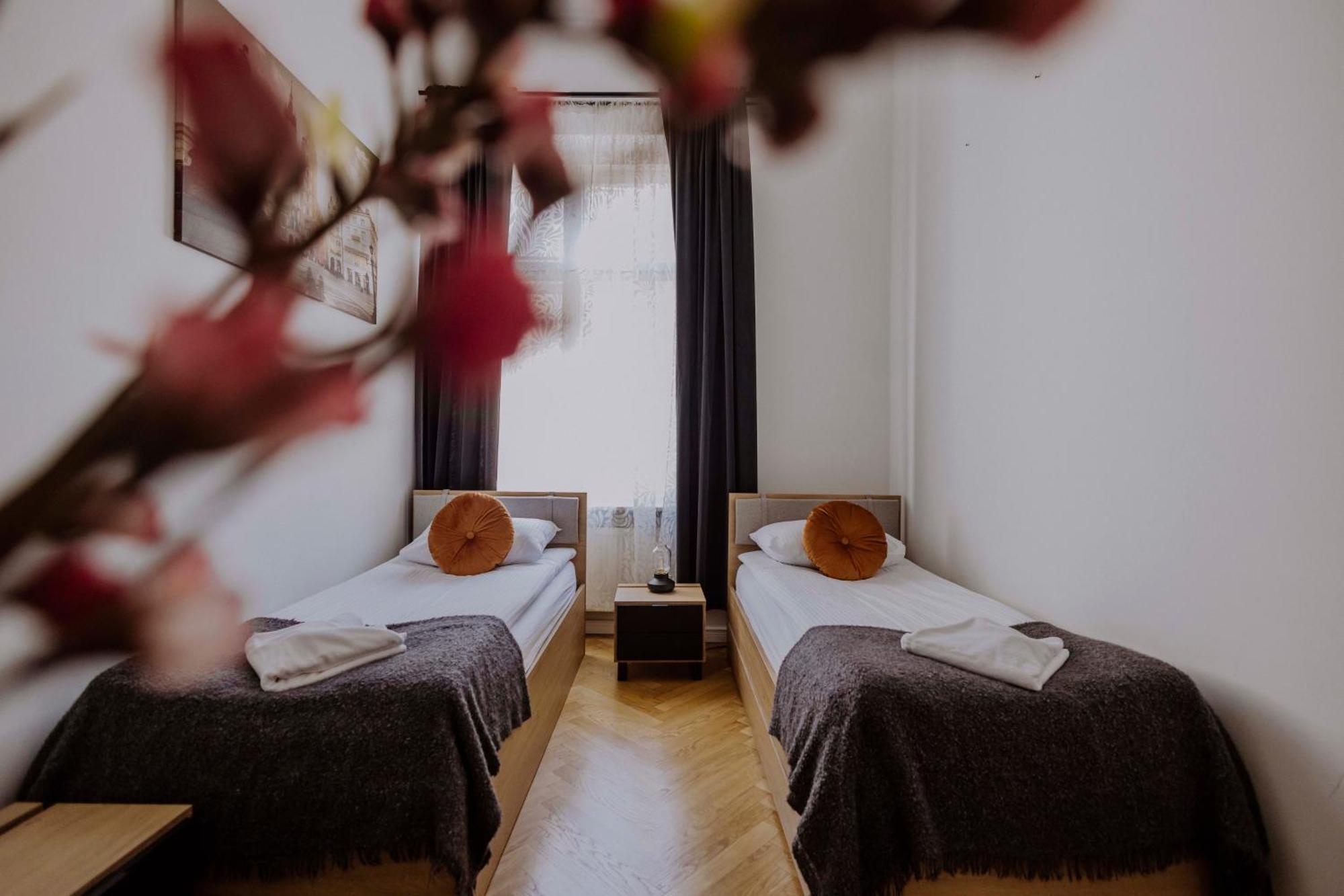 Golden Pearl - Main Square, 100 Sqm, 4 Rooms Krakau Buitenkant foto